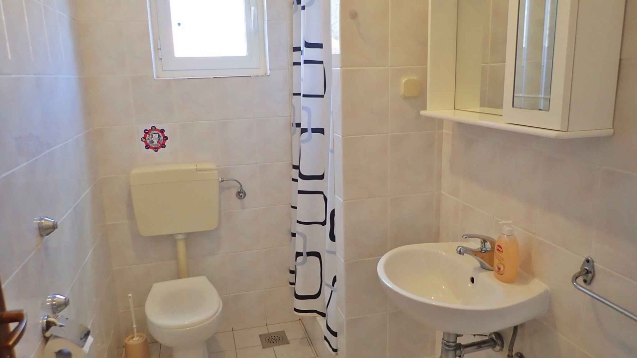Photo of Bathroom in Seline