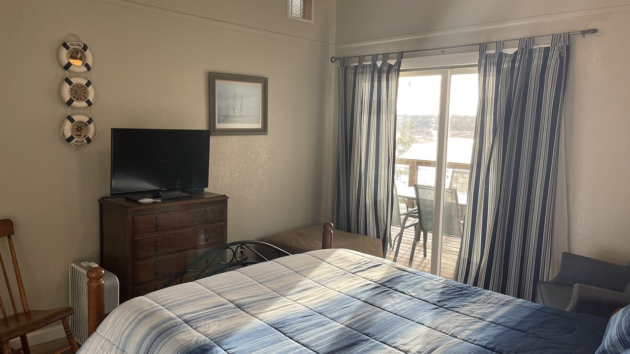 Photo of Bedroom in Canyon Lake