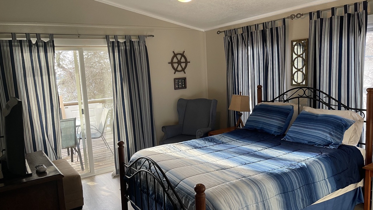 Photo of Bedroom in Canyon Lake