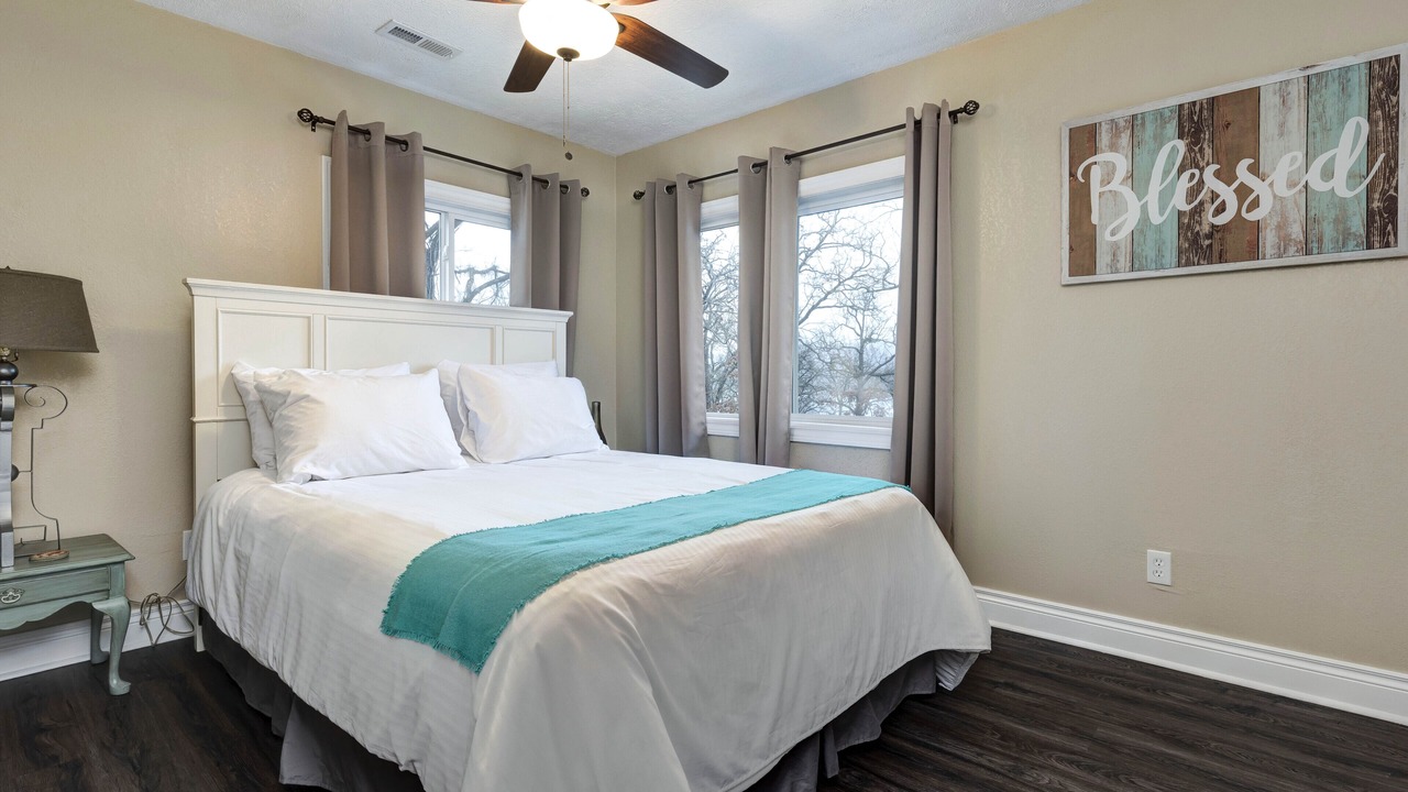 Photo of Bedroom in Kimberling City
