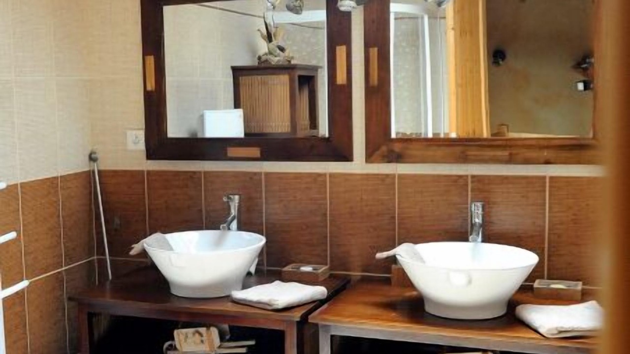 Photo of Bathroom in Theus