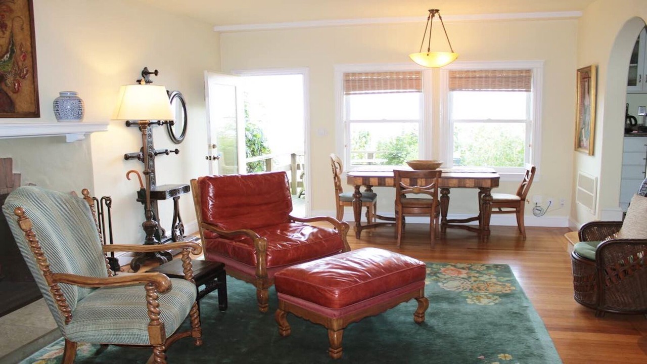 Photo of Livingroom in Ashbury Heights