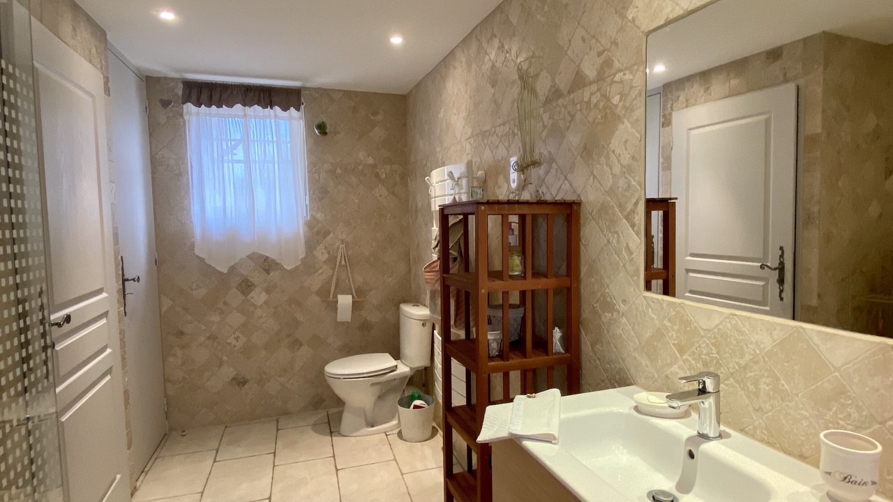 Photo of Bathroom in Labaume