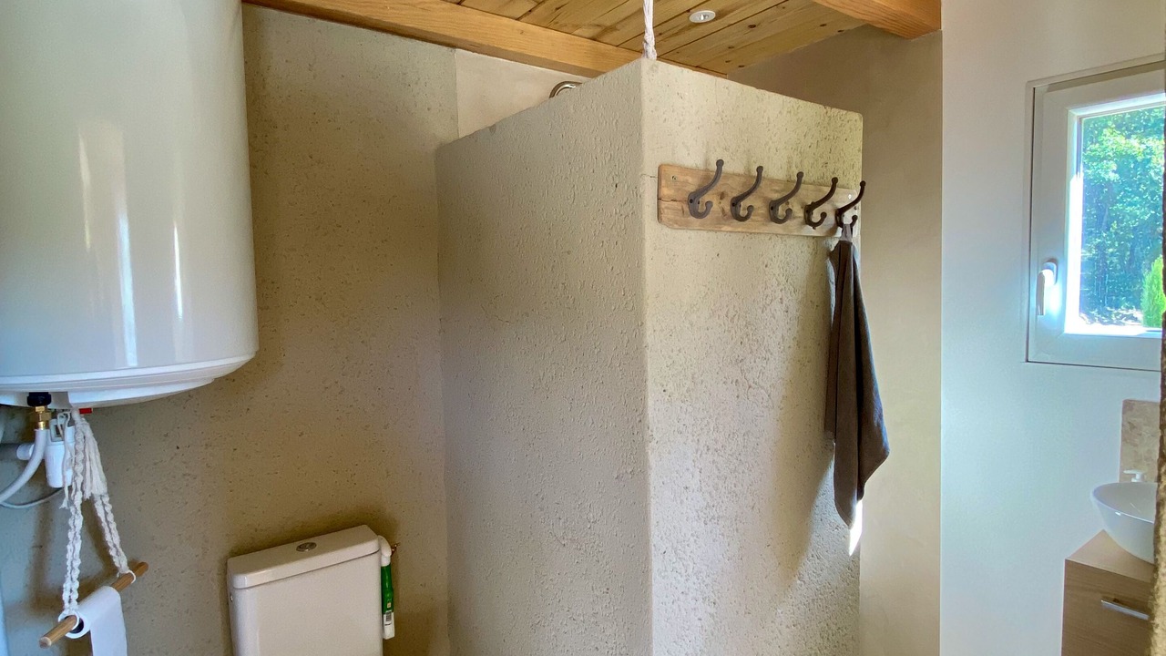 Photo of Bathroom in Labaume