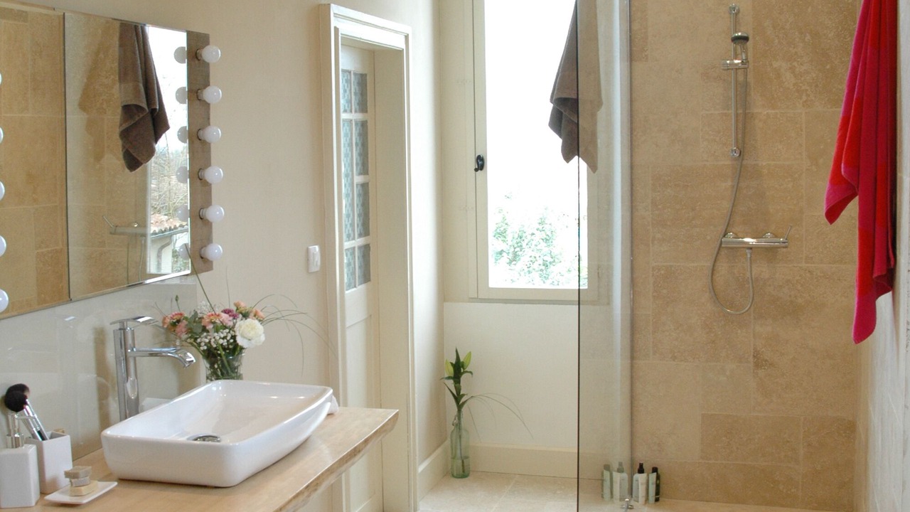 Photo of Bathroom in Mouzieys-Teulet