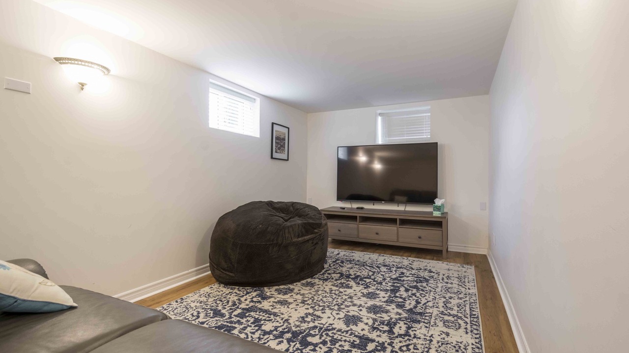 Photo of Livingroom in Adolphustown