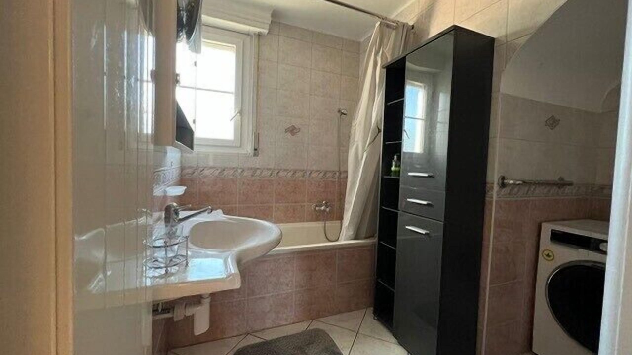 Photo of Bathroom in La Tour-de-Peilz
