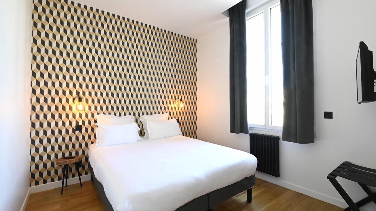 Photo of Bedroom in Lisieux