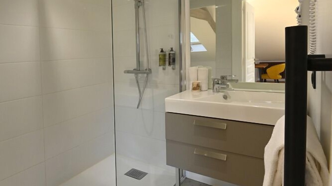 Photo of Bathroom in Lisieux