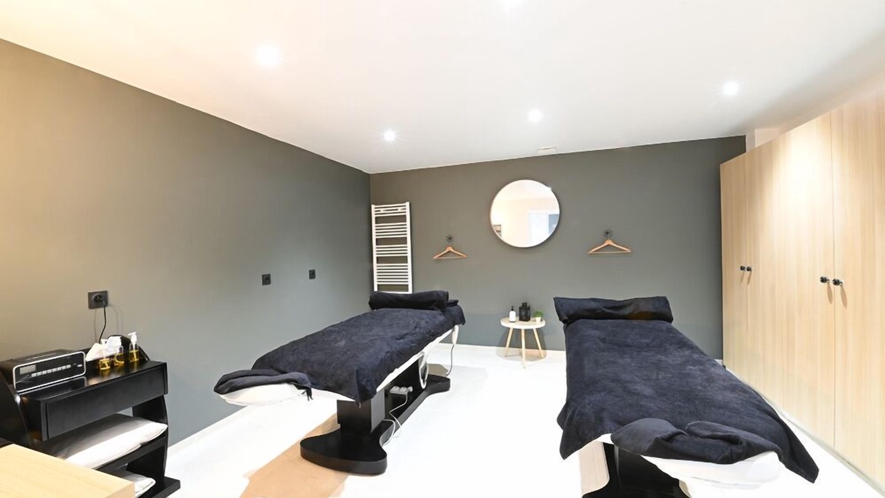 Photo of Bedroom in Lisieux