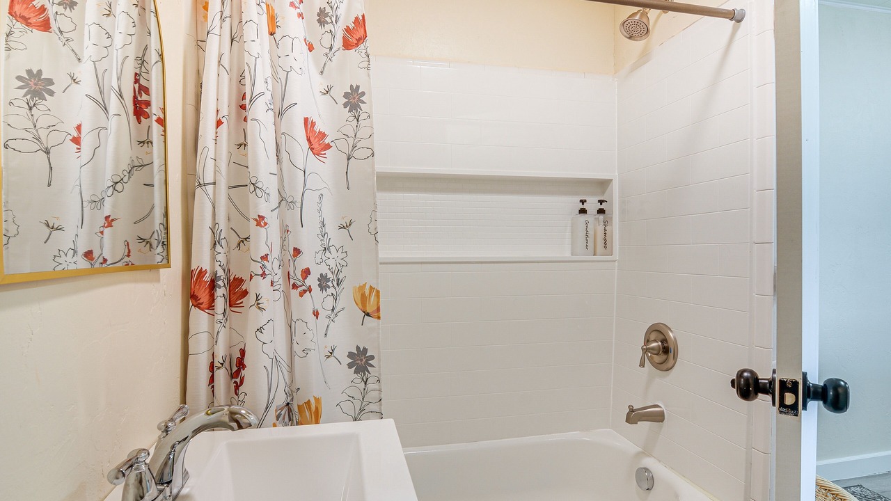 Photo of Bathroom in Tropic