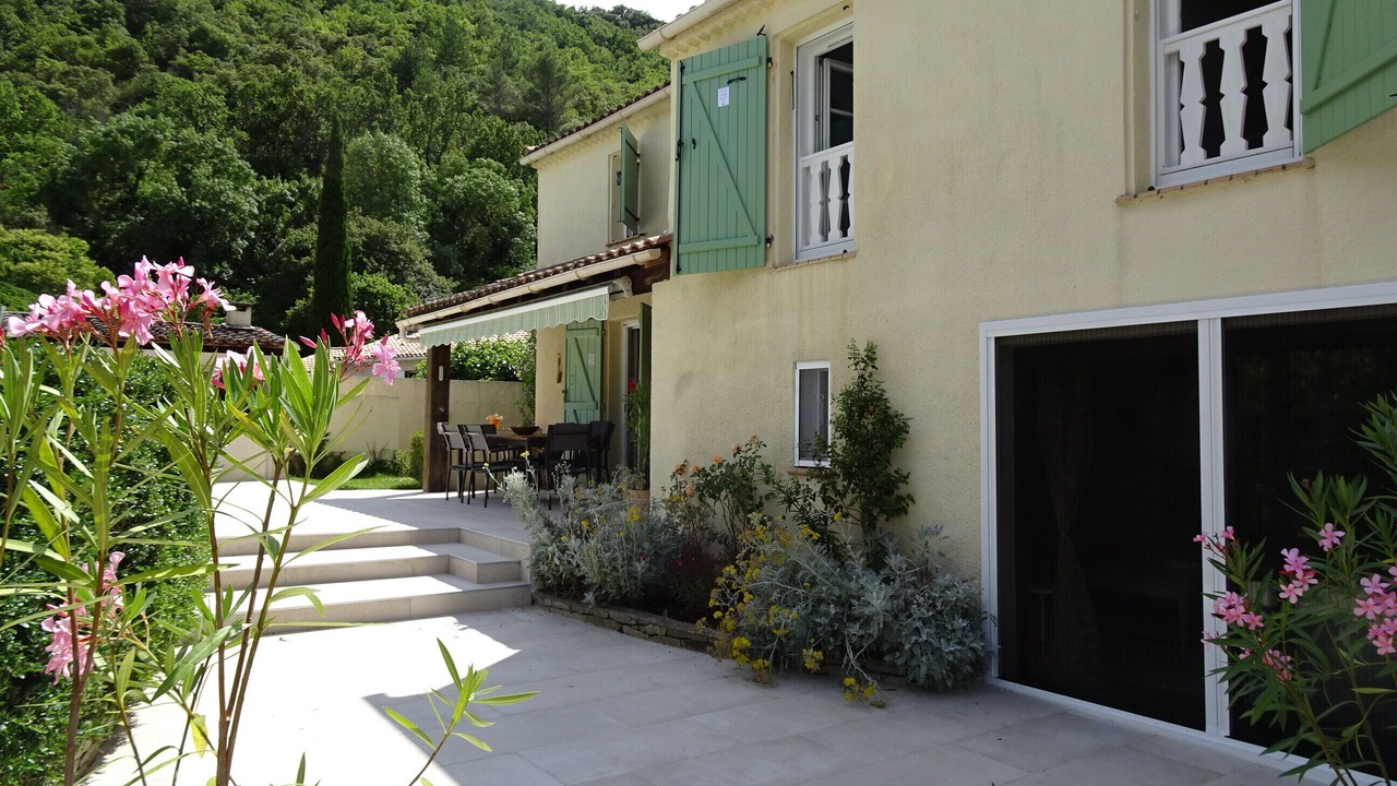 Photo of Patio Balcony in La Tour-Sur-Orb