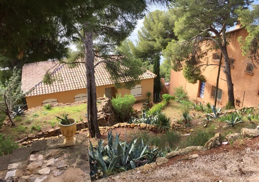 Photo of Outdoor in Ensues-la-Redonne