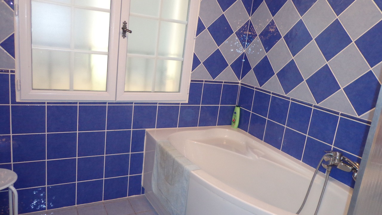 Photo of Bathroom in Ensues-la-Redonne