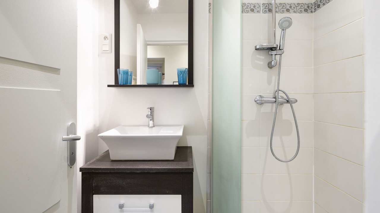 Photo of Bathroom in Centre