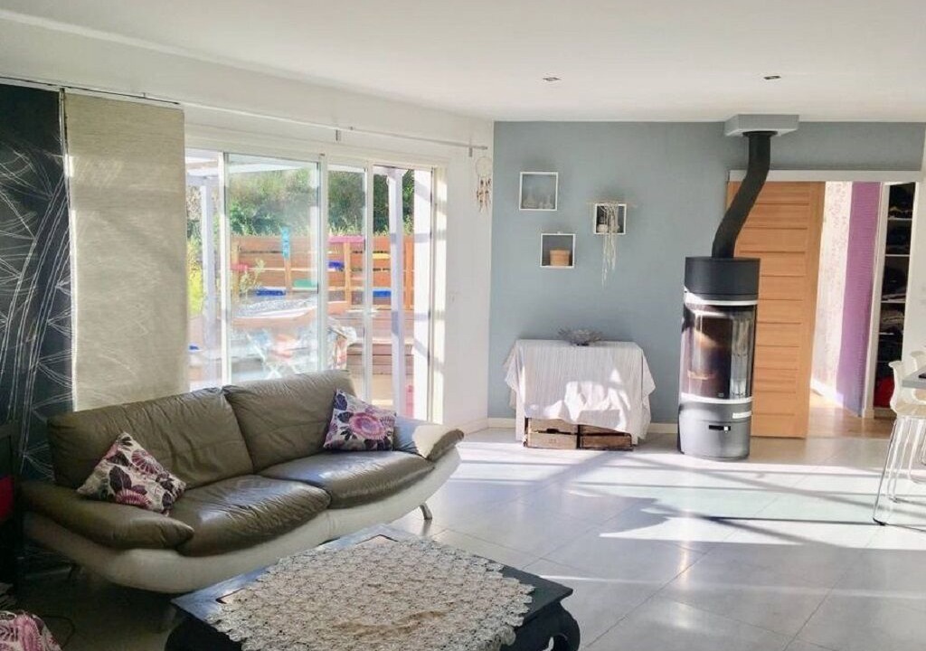 Photo of Livingroom in Meounes-les-Montrieux