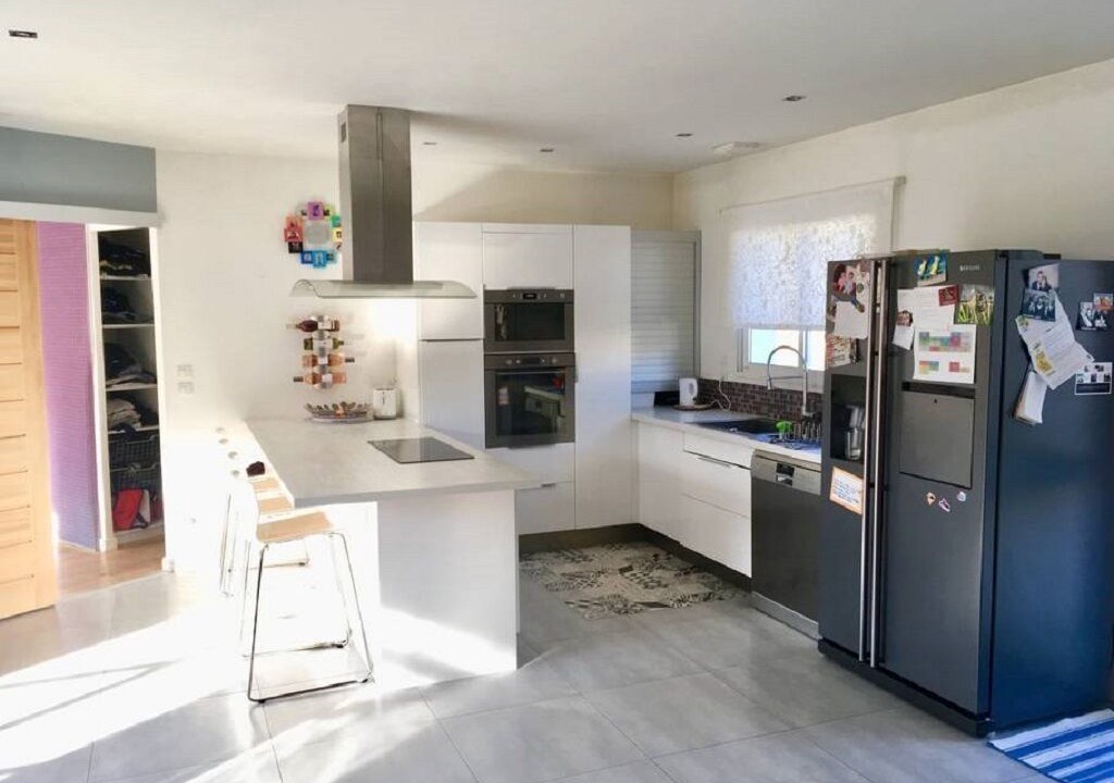 Photo of Kitchen in Meounes-les-Montrieux