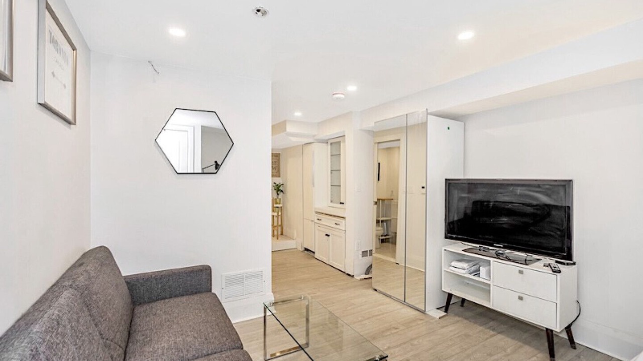 Photo of Livingroom in East Danforth