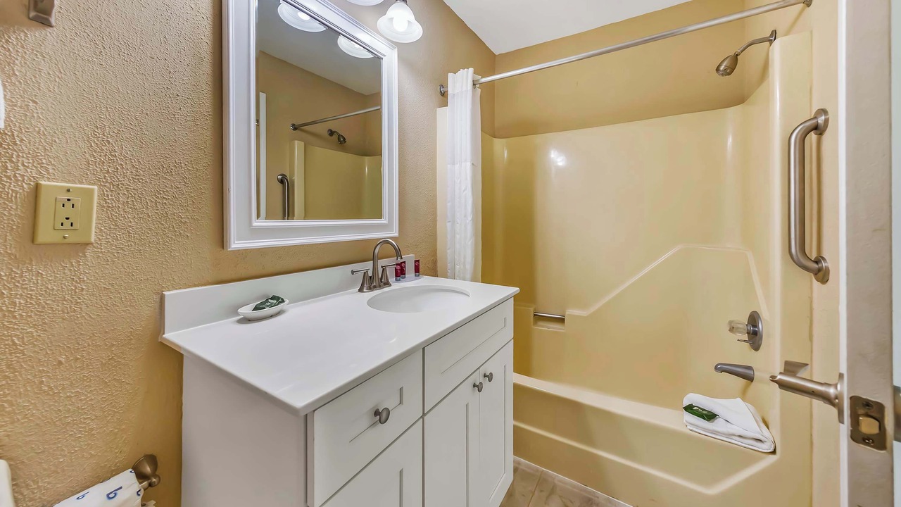 Photo of Bathroom in Fairfield Harbour