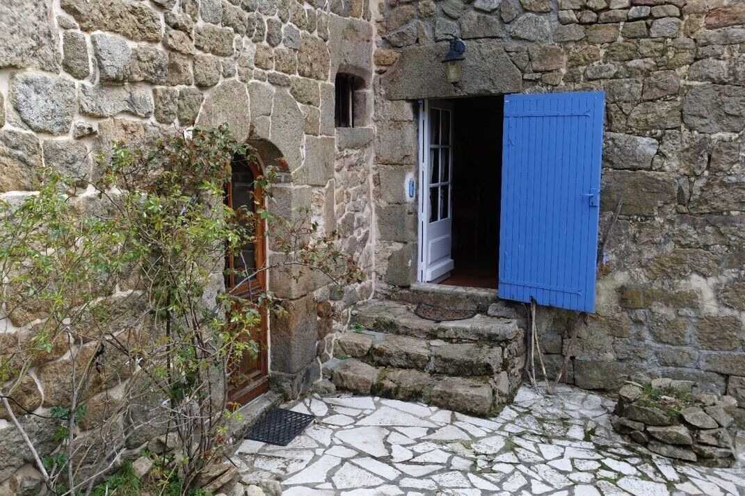 Photo of Outdoor in Saint-Pierre-de-Colombier