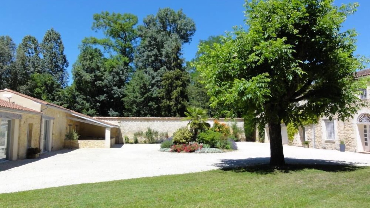 Photo of Outdoor in Clermont de Beauregard