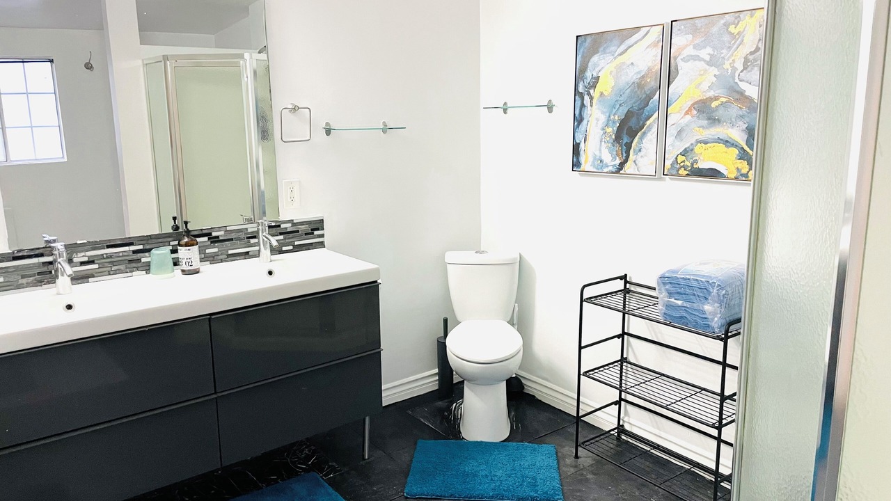 Photo of Bathroom in Sherman Oaks