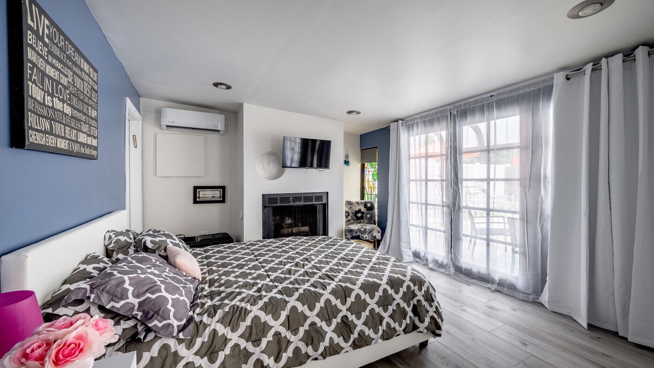 Photo of Bedroom in Sherman Oaks