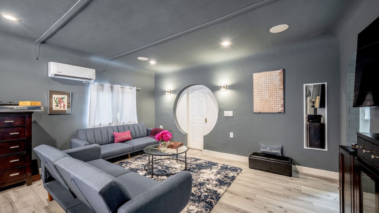 Photo of Livingroom in Sherman Oaks