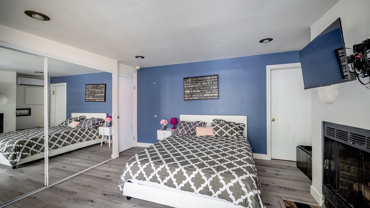 Photo of Bedroom in Sherman Oaks