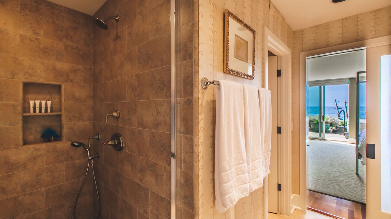 Photo of Bathroom in Caspar
