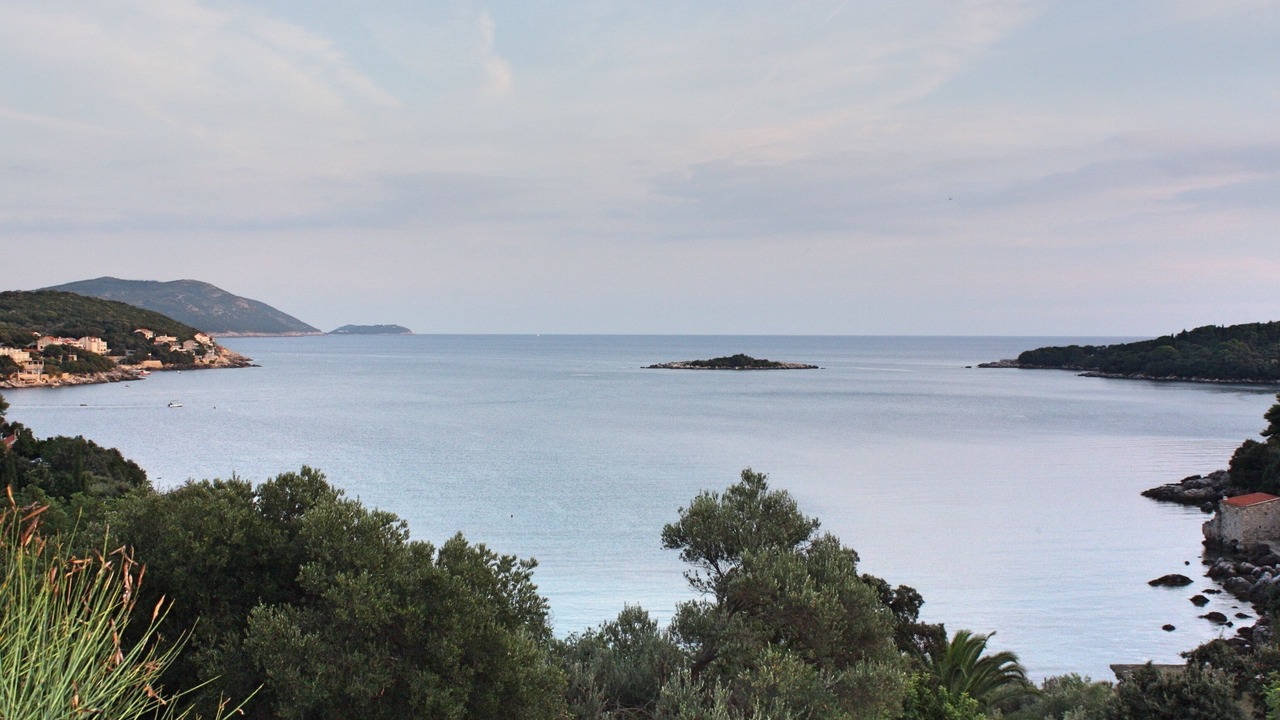 Photo of Others in Molunat