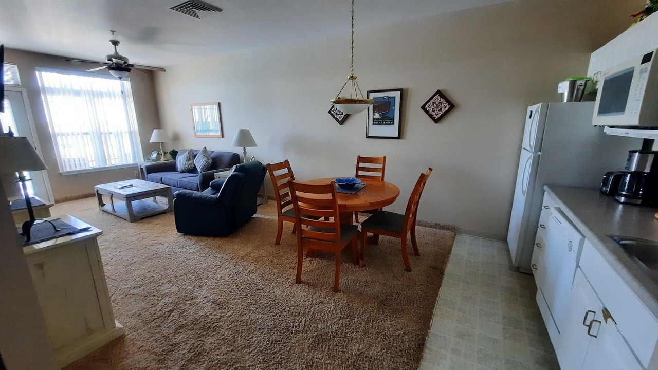 Photo of Livingroom in Delavan Lake