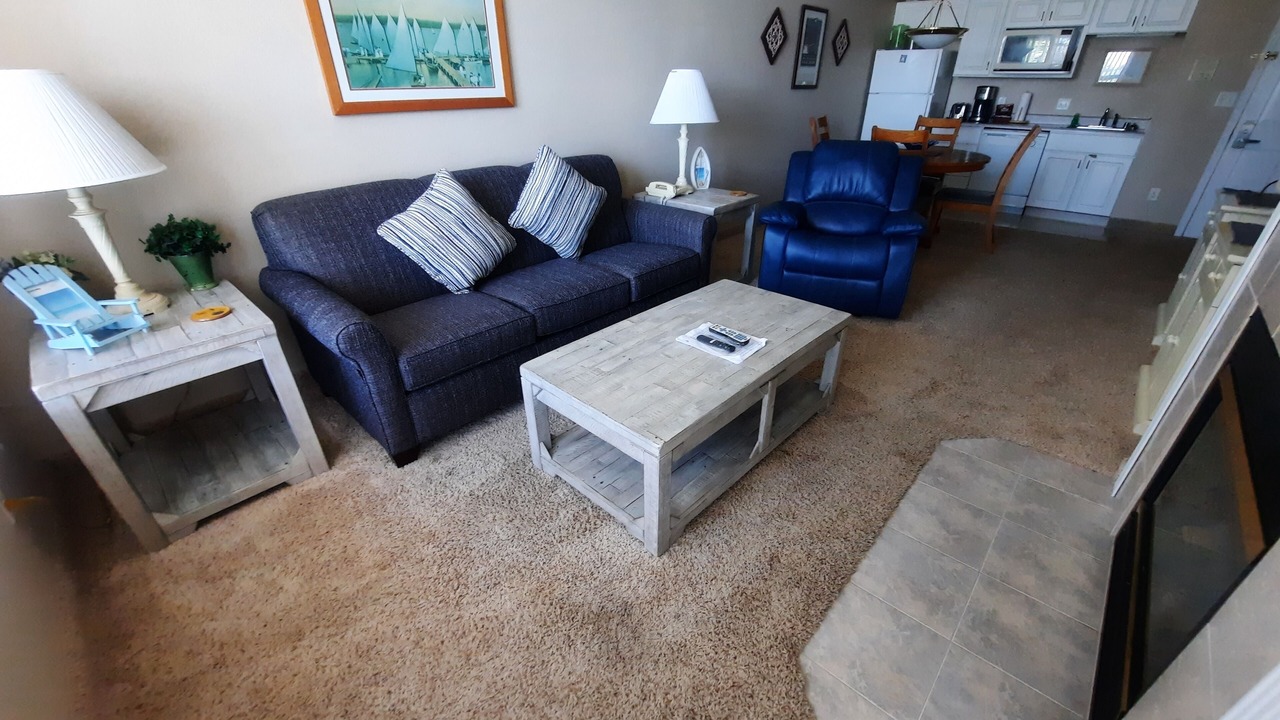 Photo of Livingroom in Delavan Lake