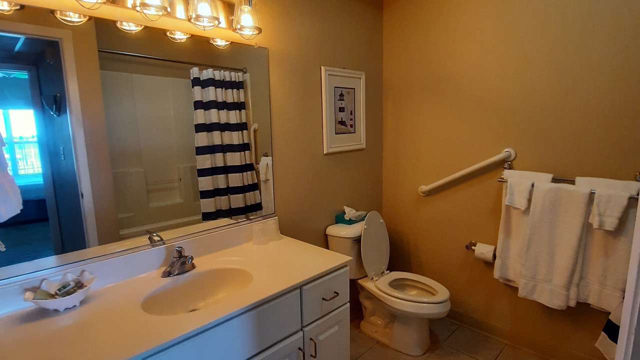 Photo of Bathroom in Delavan Lake