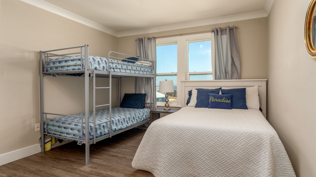 Photo of Bedroom in Dauphin Island