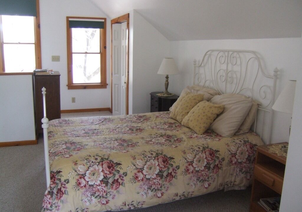 Photo of Bedroom in Lakeville