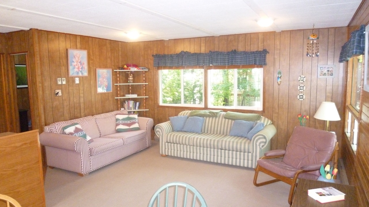 Photo of Livingroom in Grand Beach