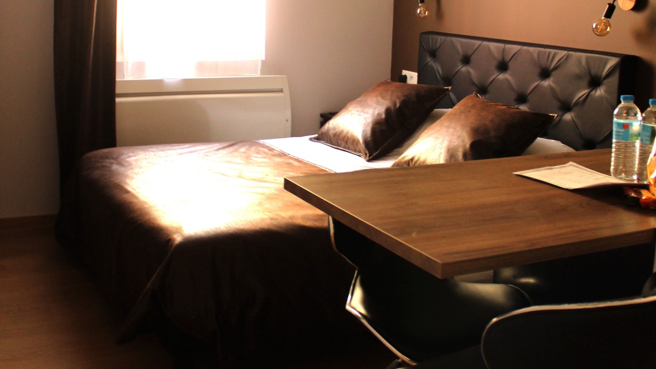 Photo of Bedroom in Lens