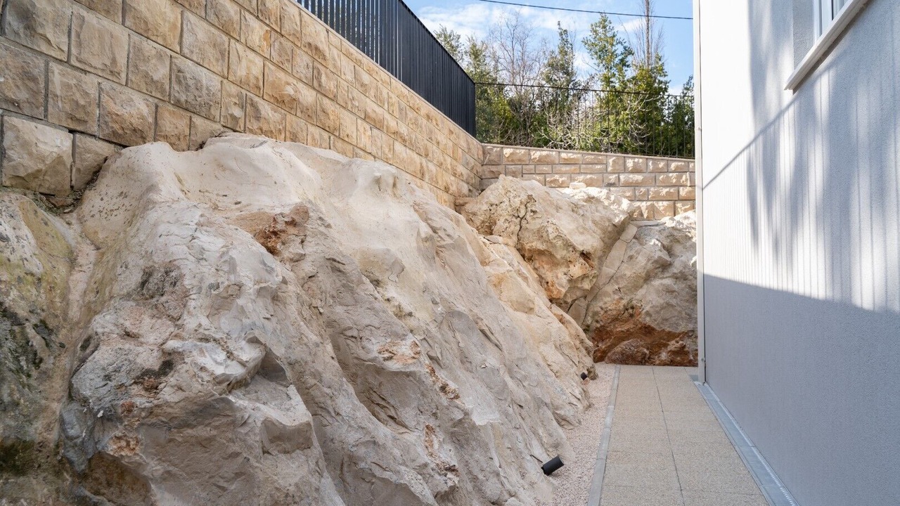 Photo of Outdoor in Komaji
