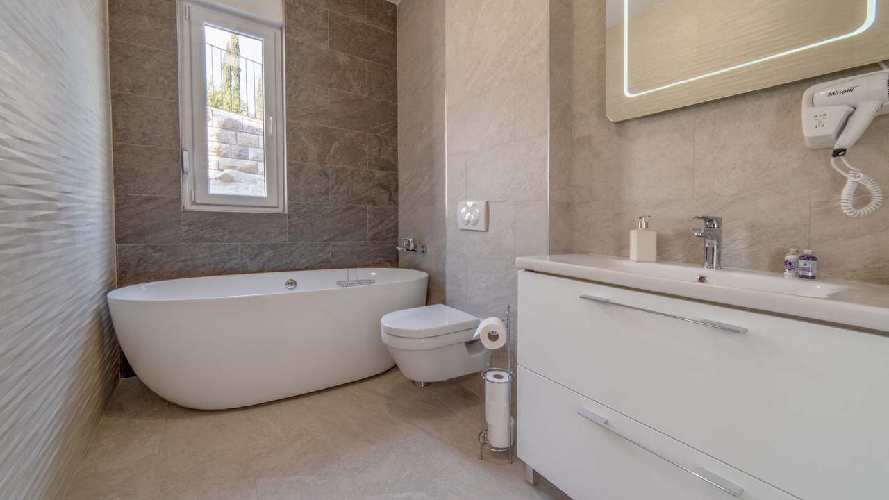 Photo of Bathroom in Komaji