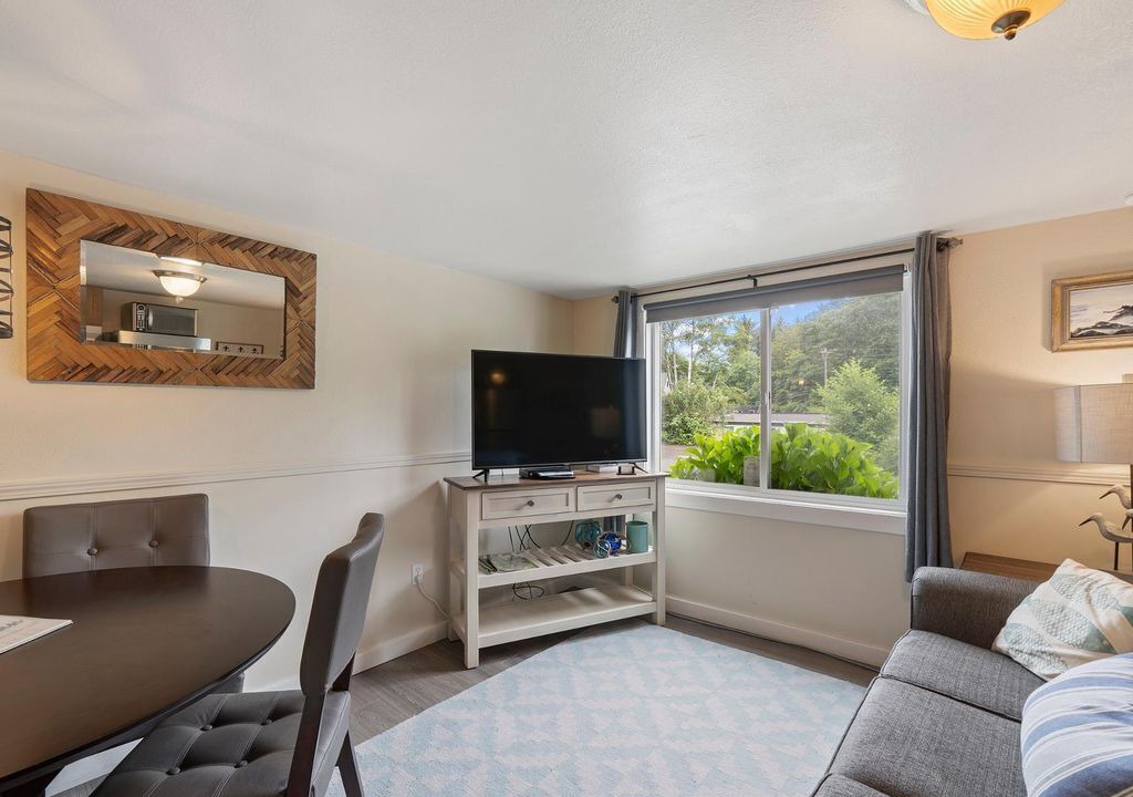 Photo of Livingroom in Netarts