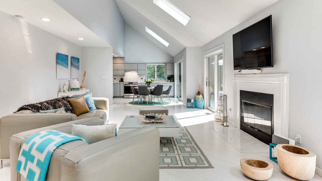 Photo of Livingroom in Northwest Harbor