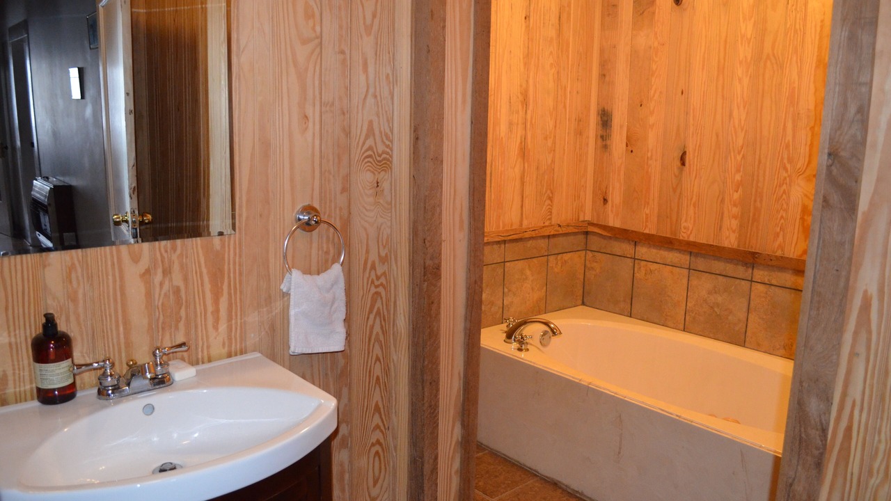 Photo of Bathroom in Fort Payne