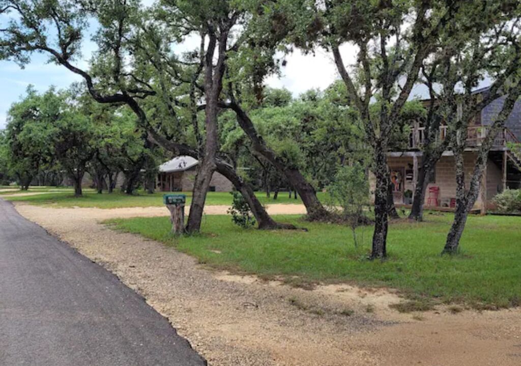 Photo of Others in Leakey