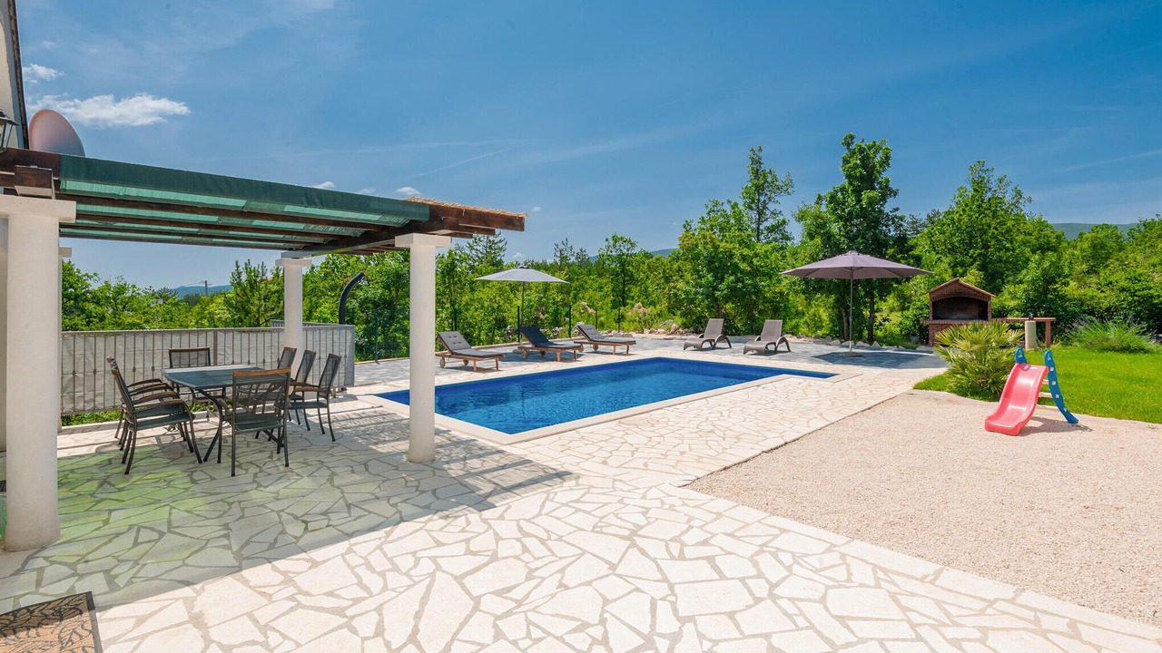 Photo of Outdoor in Grubine