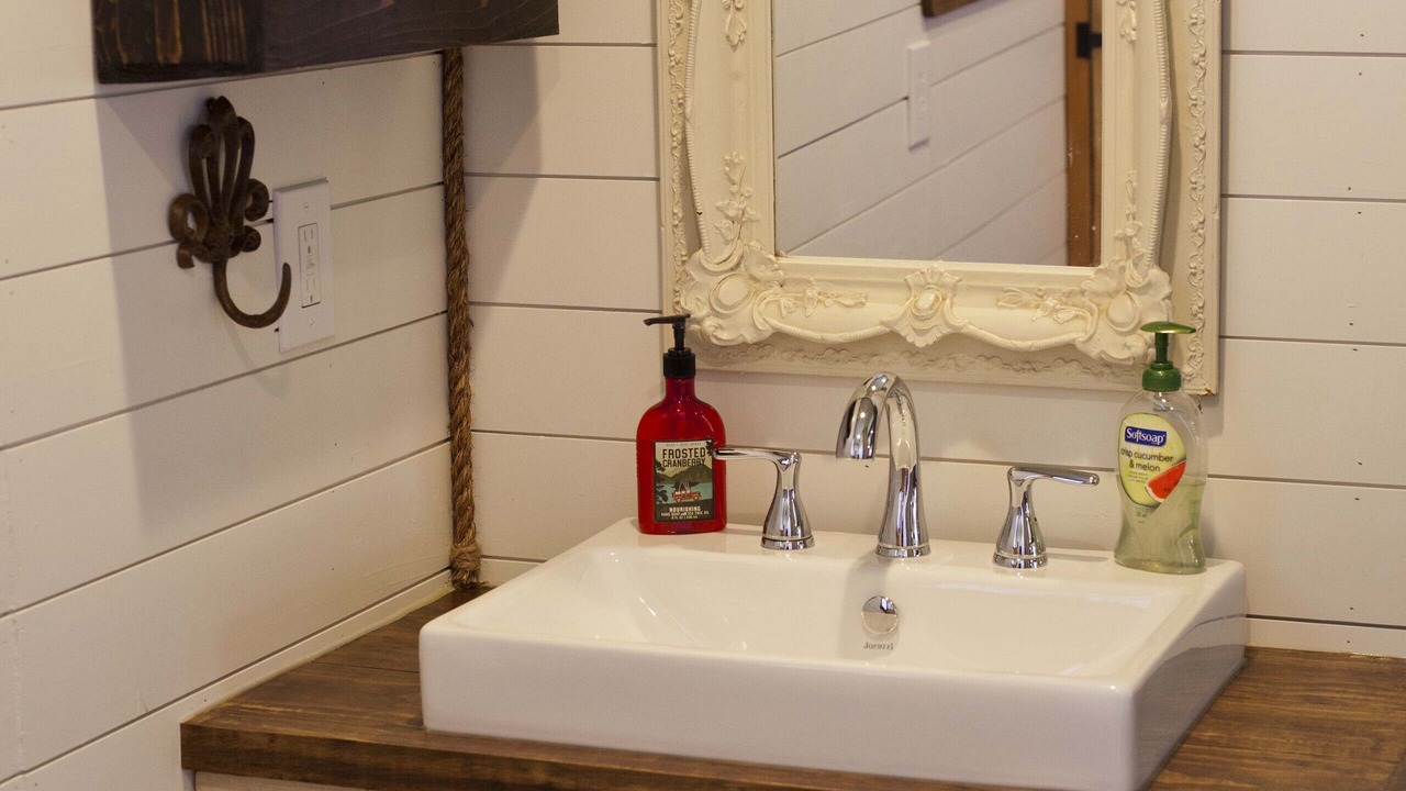 Photo of Bathroom in Deweyville