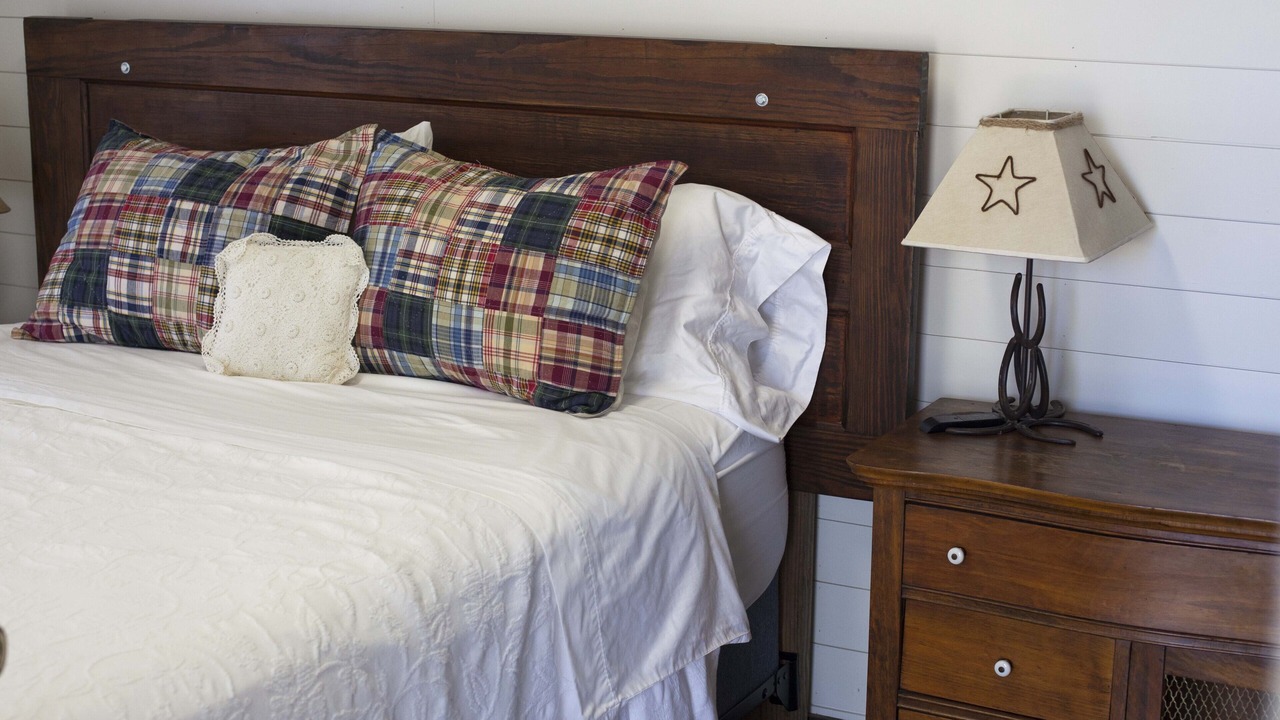 Photo of Bedroom in Deweyville