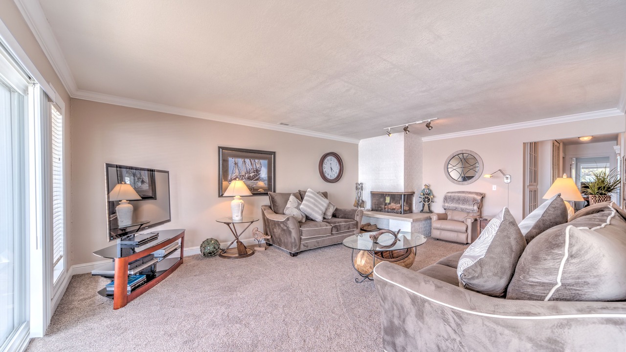 Photo of Livingroom in Lincoln Beach