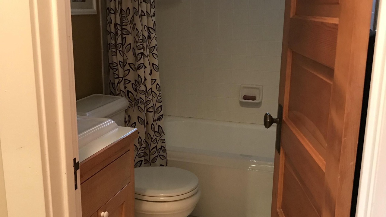 Photo of Bathroom in Mapleton Hill