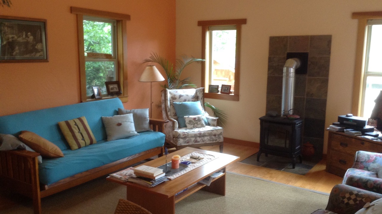 Photo of Livingroom in Siskiyou-Hargadine Historic District